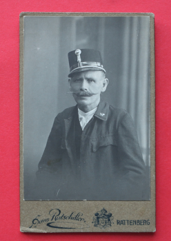 Foto auf Karton Rattenberg / 1914-1918 / Post / Postbote / Uniform / Atelier Hans Ratschiller